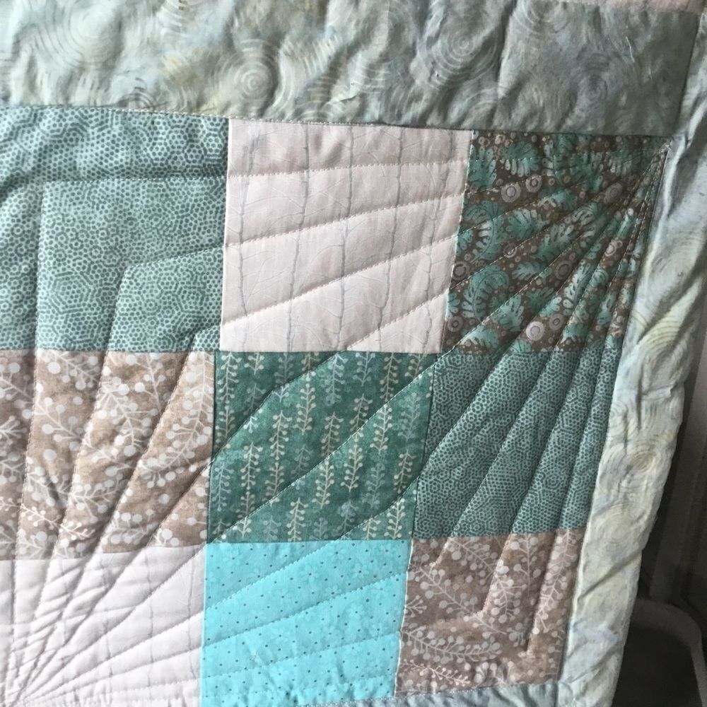 Handmade Quilt   - Picture 6 of 14